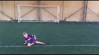 Sobrinho arrasando no gol de bicicleta