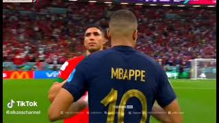 Regardez Mbappé et Hakimi avant et après le match France vs Maroc