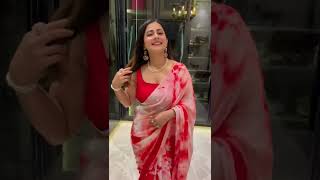 backless blouse | Pink saree | Hot bhabhi | Newly married lady | Showing her adayein