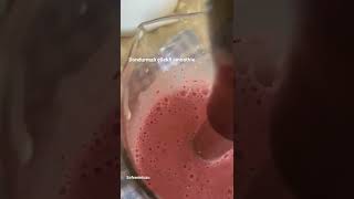 5 dakika Yaz boyunca favoriniz olacak smoothie 🍓tarif yorum kısmında arkadaşlar 👯‍♀️