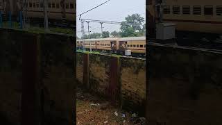 Azimganj Jamalpur Spl passenger train #rain #crossing #shortvideo