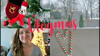 HAPPY VLOGMAS!