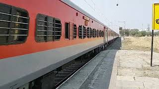 16507 JODHPUR TO BANGLORE CITY EXPRESS WITH TWIN LOCOMOTIVE (INDIAN RAILWAYS)