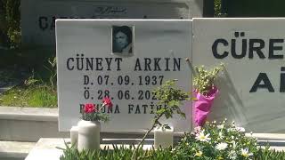 CÜNEYT ARKIN KABRİ ZİNCİRLİKUYU MEZARLIĞI