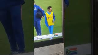 Bare harami ho beta 🙂😝Yuzvendra Singh Chahal playing with umpire.. #short #funnyvideo #yuzichahal