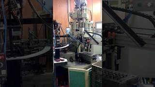 DİK ENJEKSİYON 3 İSTASYON ROBOTLU ÇALIŞMA / VERTICAL INJECTION 3 STATION ROBOTIC