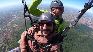 Giornata limpidissima. Volo con Daniele e Anna. Parapendio in Lombardia.