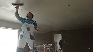 Skimming a large ceiling