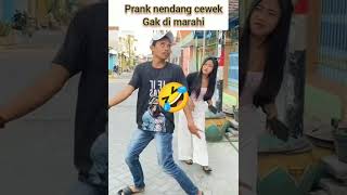 Prank tendang cewek # ta ada angin dan hujan