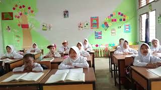 Kegiatan sebelum pembelajaran Kelas II SDN 167/I Bulian Baru