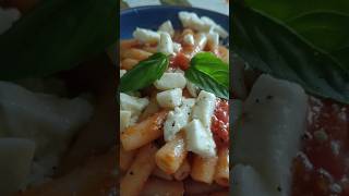 Pasta alla Checca 🍝🇮🇹 #Ricetta #DueGiridOlio #food #shortvideo #recipe #short