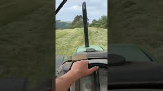 HD Ballen pressen mit einem John Deere 3300X