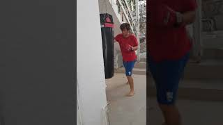 boxing heavy bag speed training in marmaris with fairtex bgv1 boxing gloves