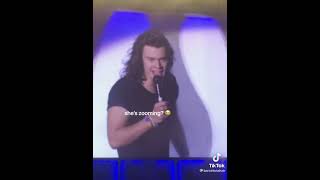 "I don't know what's she zooming in on"_ HS #Harry #1D #tiktok