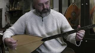 Baglama saz made by Tasos. Plays Periklis Papapetropoulos.