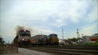 1080p HD: NS C40-8W 8430 West, the CP 287/NS 17V train - Franklin Park IL.