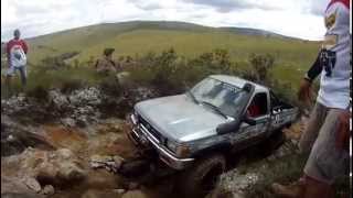 PRB 2014 - 10 - Hilux na pedreira