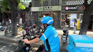 Cycling 🚴 in Gulou streets in Beijing 🌞