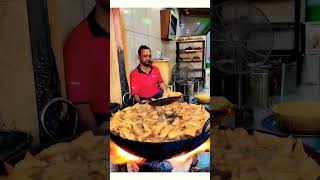 समोसा खाने के लिए भीर  लगती है यहां 😱 Tasty Samosa #shorts #shortsviral #samosa