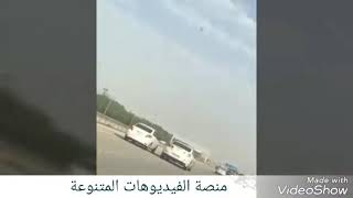 📽| خلاف بين سيارتين في احدى الطرق في الجبيل تنتهي بحادث شنيع 🚫