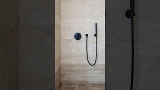 Rubinetteria Scura per il Bagno #interiordesign #home #arredocasa #arredobagno #gessi