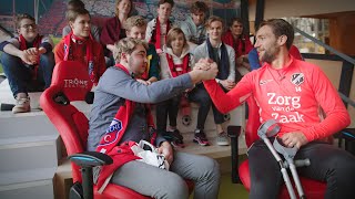 Willem Janssen verrast zieke Wessel in bijzondere skybox WKZ | #OnsVoetbal