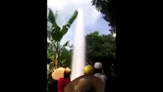 Aneh tapi nyata#air terjun turun langsung dari langit hebohkan warga