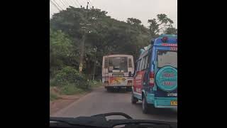 KSRTC bus makes way for Ambulance #keralabus #bus #ambulance #driving #ambulancedriver #shorts