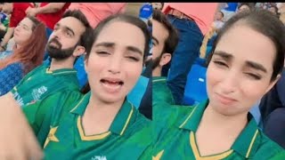 girl whaching metch got imotional after Pakistan lost to india