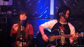 Gabriela & Patrick Kennison perform Babe, I'm Gonna Go Crazy On You (Led Zeppelin/Heart cover)