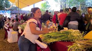 Soledad y Ricardo amarre de flores