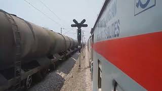 17005 Hyderabad Raxaul running flat at 110 kmph & skipping Baikunth & Tilda. enjoy the honking.