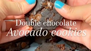 Double chocolate avocado cookies | Galletas de doble chocolate con aguacate