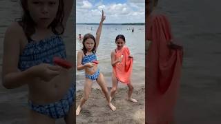 🏝️ BEACH FUN!!! 🏖️ PLAYING WITH SAND 😻 @LizaStarDance #kidvlog #kidvlogger #dancekid #kidsvideo