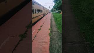 Bhagalpur Azimganj Spl passenger train #horn #shorts #crossing