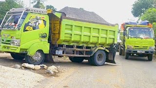 Mobil Dump Truk Pasir HINO DUTRO Jomplang Muatan FULL BAK Tinggi Menggunug