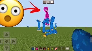 huggy wuggy eating Mommy Long Legs in minecraft 1.19