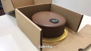 singapore vlog / mini unboxing, the mall during phase 1 of covid, trying cake from chocolate origin