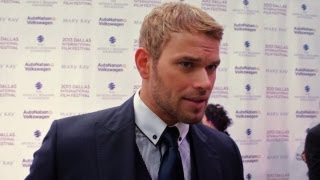 Kellan Lutz INTERVIEW (Java Heat, TWILIGHT SAGA, Tarzan 3D)