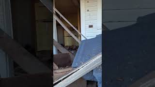 CREEPY ABANDONED HOUSE #shorts #abandoned #urbanexploration #urbex #scary #abandonedplaces #creepy