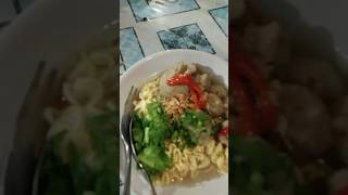 makan bakso gratis#vídeoviral#mukbang#bakso