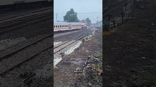 MOMEN KEBERANGKATAN COMMUTERLINE BANDUNGRAYA CICALENGKA-PADALARANG || STASIUN CICALENGKA #kai #sepur