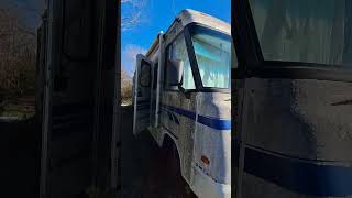 ABANDONED RV & VAN #abandoned #urbanexploration #urbex #scary #rv #abandonedplaces #creepy #crime