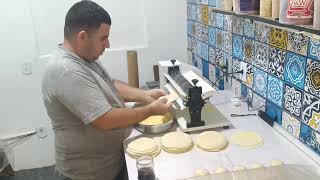 massa de pizza pré assada! rápido e fácil com cilindro da saro!