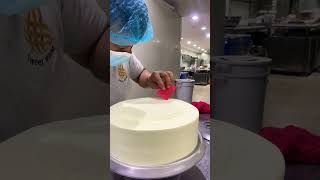 Decorating red velvet cake #shortsyoutube #decoratingcake #redvelvetcakedesign #cake #short