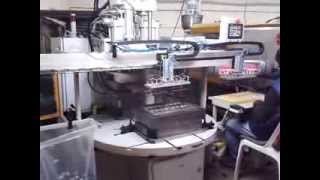 DÖNER TABLA PLASTİK ENJEKSİYON MAKİNASI / VERTICAL ROTATE TABLE INJECTION MACHINE