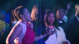 Innocent Mumba - Awesome God ft James Nee (In His Presence Live)