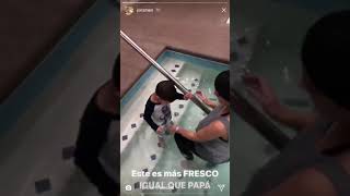 Jon Z le enseña a su hijo a ser un bellaco