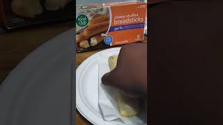 Food Club Garlic Cheese Stuffed Breadsticks Review Video.