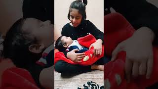 Kaashvi putting little brother to sleep, Meri Jhopdi ke bhaag aaj khul jayenge Ram Bhajan